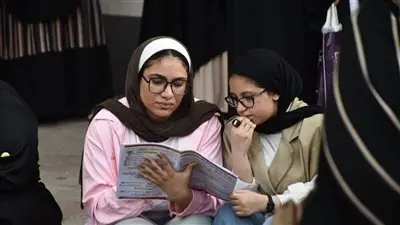الحزن يخيم على طلاب الثانوية العامة بالإسكندرية بسبب امتحان الكيمياء