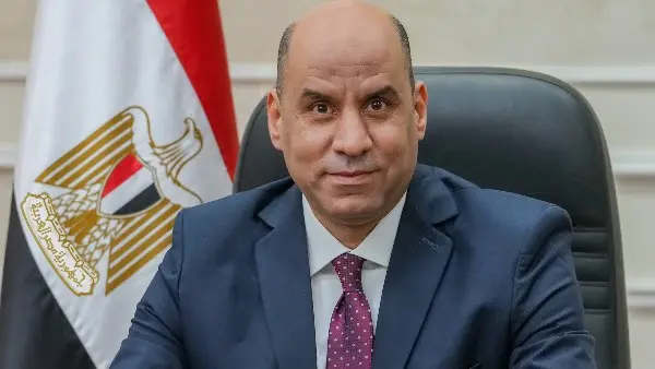 وزارة العمل تبدأ صرف 355 مليون جنيه منحة عيد العمال للعمالة غير المنتظمة.. تعرف على التفاصيل
