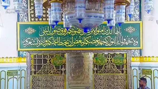 بث مباشر صلاة الجمعة من الحرمين الشريفين.. استنفار شامل لاستقبال ضيوف الرحمن وترجمة الخطبة لـ15 لغة