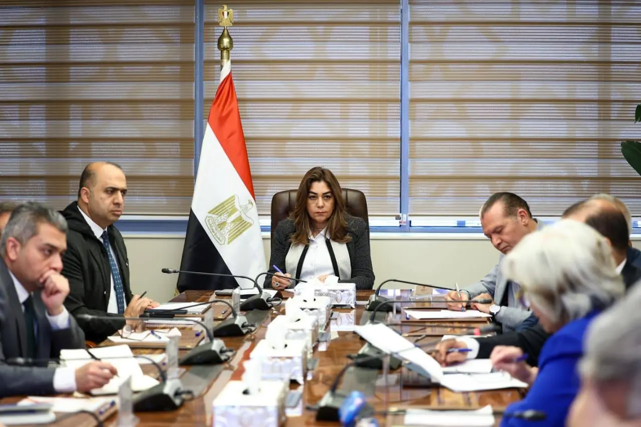 وزيرة التنمية المحلية والبيئة: تسريع العمل وتحسين الأداء البيئي على رأس أولويات الوزارة