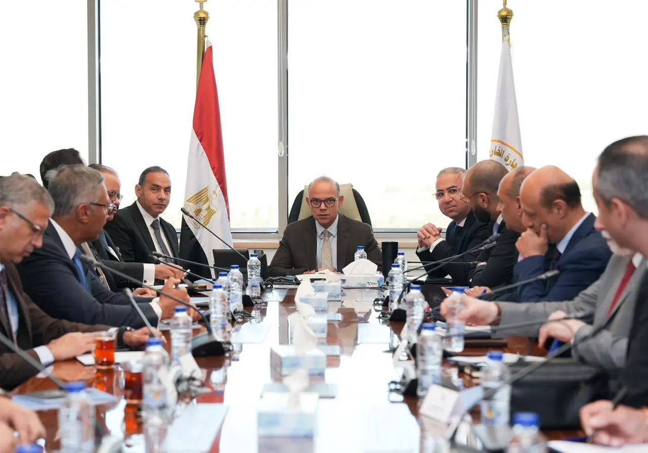 وزير الاستثمار:  اطلاق منظومة ربط إلكتروني لخدمة المستثمرين