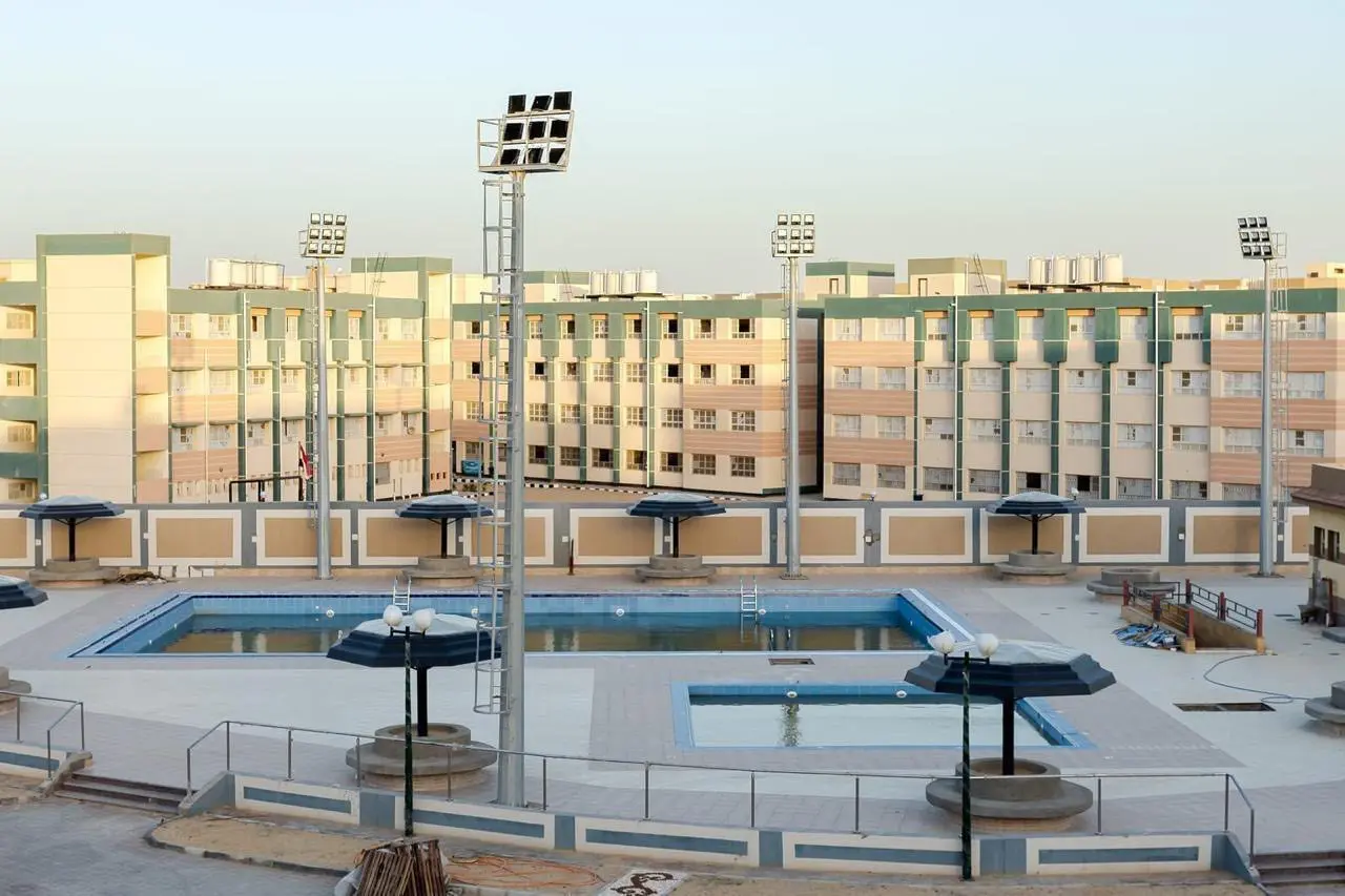 وزيرة الإسكان تتابع موقف المشروعات الخدمية والسكنية بمدينة العبور الجديدة