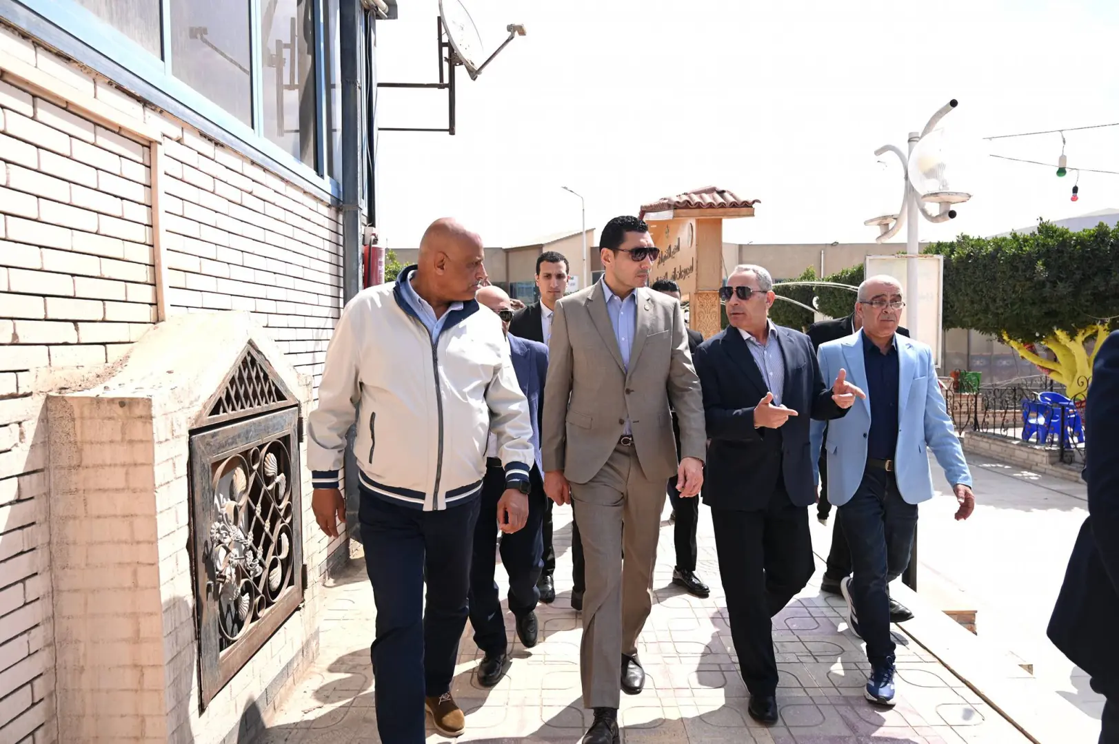 وزير الشباب والرياضة ومحافظ الإسماعيلية يتفقدان مركز التنمية الشبابية بالشيخ زايد
