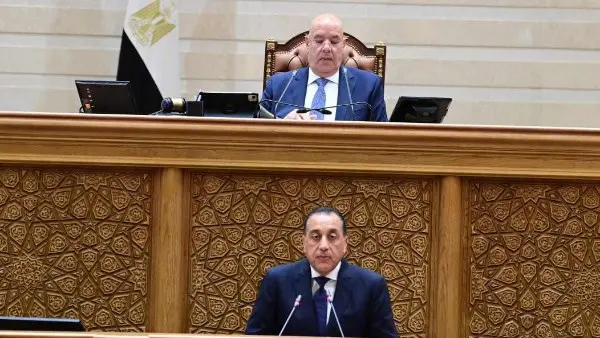 مدبولي للنواب: اتخذنا قرارات استباقية لحماية الاقتصاد من تداعيات الأزمة العالمية