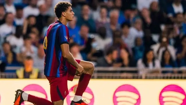 لغة الأرقام تنصف حمزة عبد الكريم.. ماذا قدم مهاجم منتخب مصر في ظهوره الأول مع برشلونة؟