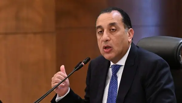 ترقب لإعلان "حزمة اجتماعية" جديدة.. هل يصل الحد الأدنى للأجور في مصر إلى 10 آلاف جنيه؟
