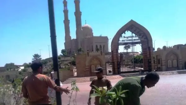 محافظ أسوان يقرر وقف العمل عمال النظافة خلال ساعات الذروة الحرارة