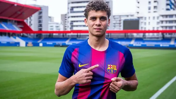 ماذا قال نادي برشلونة بعد انضمام حمزة عبدالكريم لمنتخب مصر؟