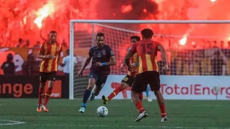 صدمة لجماهير الأحمر.. الكاف يعلن إقامة مباراة الأهلي والترجي في القاهرة “بدون جمهور”