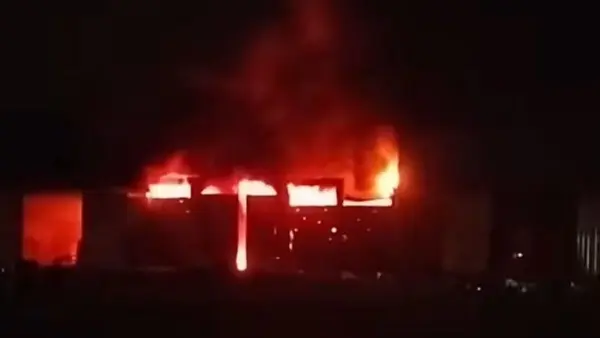 سبب حريق 3 مصانع بالقليوبية.. ماذا حدث؟