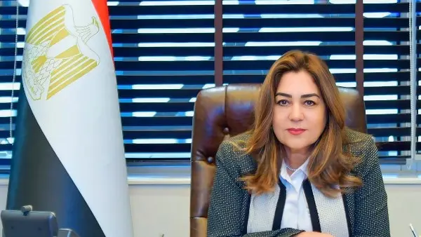منال عوض: تشميع 37 محلا لعملها بدون ترخيص و45 مواطنا يقننون أوضاعهم