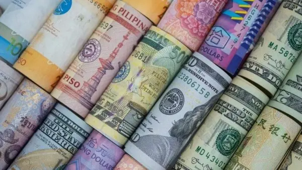 الدولار بكام؟.. استقرار حذر في أسعار العملات أمام الجنيه المصري بتبايُن طفيف بين البنوك صباح اليوم