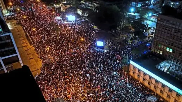 مظاهرات في القدس وتل أبيب وحيفا للمطالبة بحكومة يهودية-عربية مشتركة
