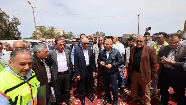 وزير النقل يتفقد مشروع تطوير الطريق الساحلي "القنطرة شرق/ رفح" بسيناء