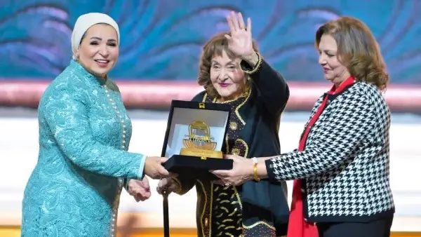 انتصار السيسي تكرم السيدات خلال احتفالية المرأة المصرية أيقونة النجاح