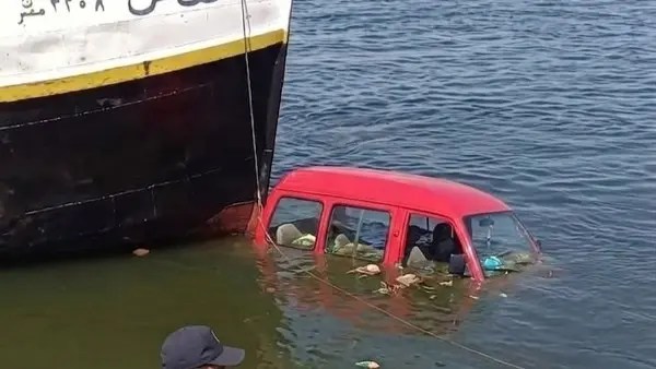 حادث عبارة سوهاج.. شاهد عيان يكشف لحظات جديدة في واقعة سقوط السيارة بالنيل