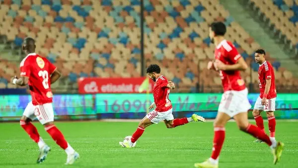 غيابات الأهلي أمام سموحة.. أزمة دفاعية وتريزيجيه وزيزو في "اختبار طبي" حاسم