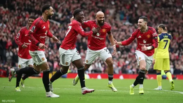 مانشستر يونايتد يسقط أمام ليدز بثنائية في الدوري الإنجليزي