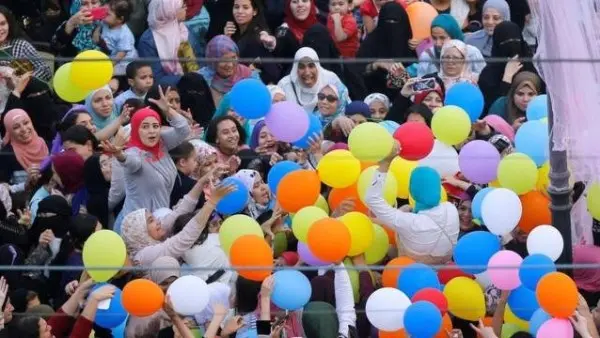 فلكياً.. موعد عيد الفطر 2026 في مصر وجدول الإجازات الرسمية المتبقية لنهاية العام