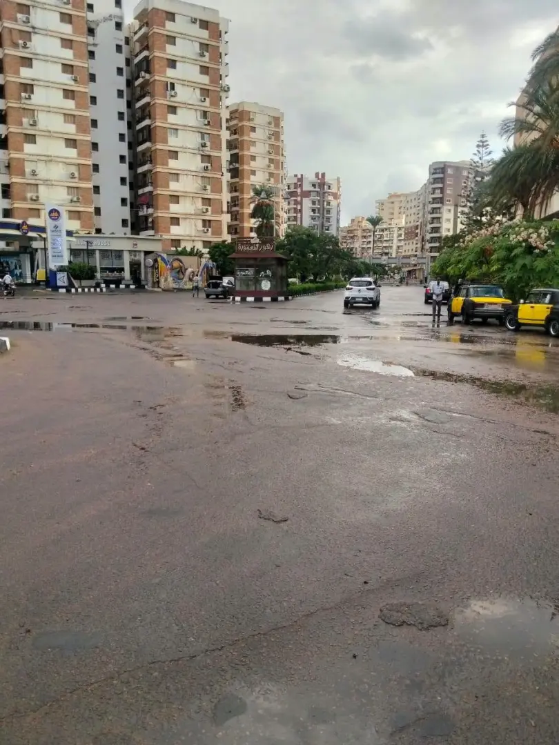 أمطار غزيرة تضرب الإسكندرية والأرصاد تحذر من طقس اليوم الخميس