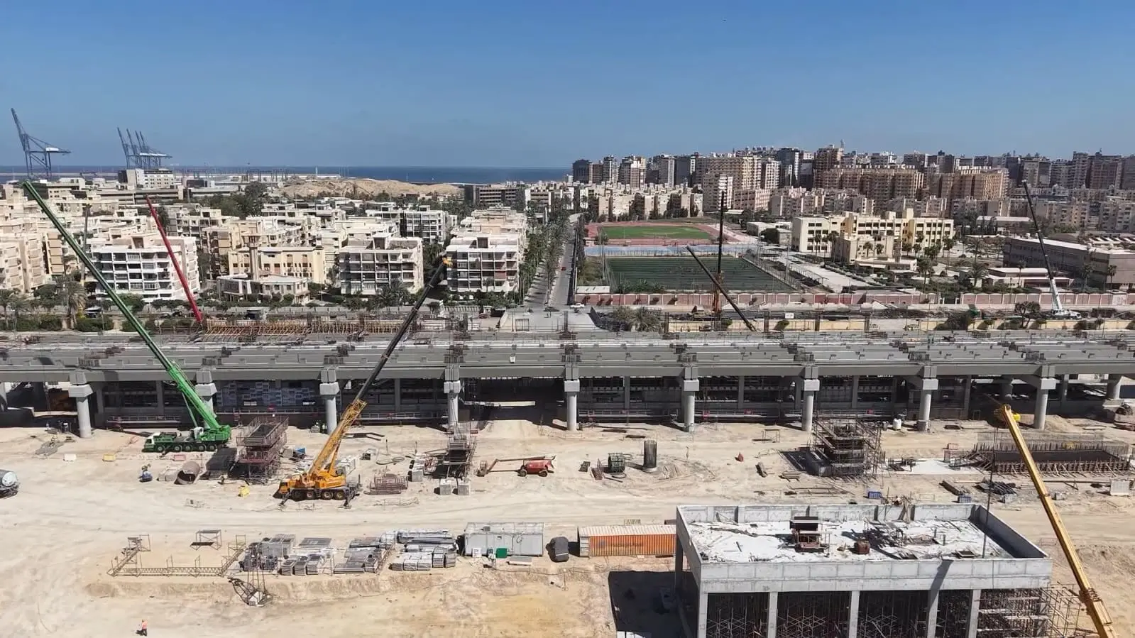 تشهد عروس البحر الأبيض المتوسط طفرة غير مسبوقة في مجال النقل الجماعي الأخضر والمستدام، حيث تتواصل على قدم وساق أعمال تنفيذ مشروع مترو الإسكندرية، الذي يُعد أحد أهم المشاريع القومية العملاقة لفك الخناق المروري عن المحافظة وتحديث بنيتها التحتية.