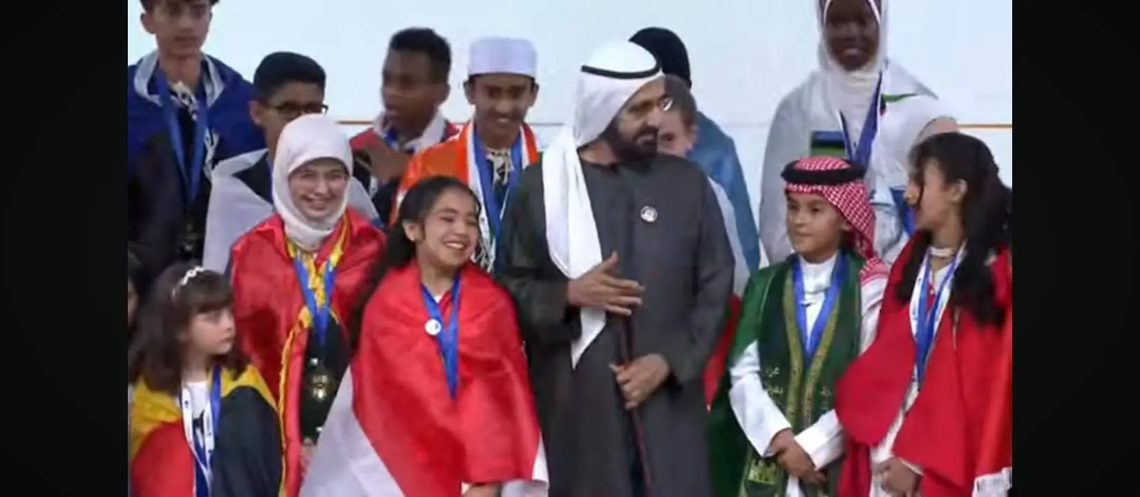 حققت الطالبة ميار محمد رجب عثمان، ابنة محافظة كفر الشيخ، إنجازًا عربيًا استثنائيًا بتتويجها بالمركز الأول ولقب "بطل تحدي القراءة العربي" في دورته العاشرة على مستوى الوطن العربي. وفي بيان رسمي للإدارة المركزية للأنشطة الطلابية بوزارة التربية والتعليم والتعليم الفني، أُشيد بهذا التميز الذي يعكس قدرة الطلاب المصريين على اعتلاء منصات التتويج الثقافية، مثمنةً الدعم المؤسسي ورعاية القيادات التعليمية، إلى جانب جهود أولياء الأمور والمعلمين وموجهي المكتبات، ومعربةً عن امتنانها لدولة الإمارات العربية المتحدة ولصاحب السمو الشيخ محمد بن راشد آل مكتوم على هذه المبادرة الرائدة التي تعزز القراءة والهوية العربية.
