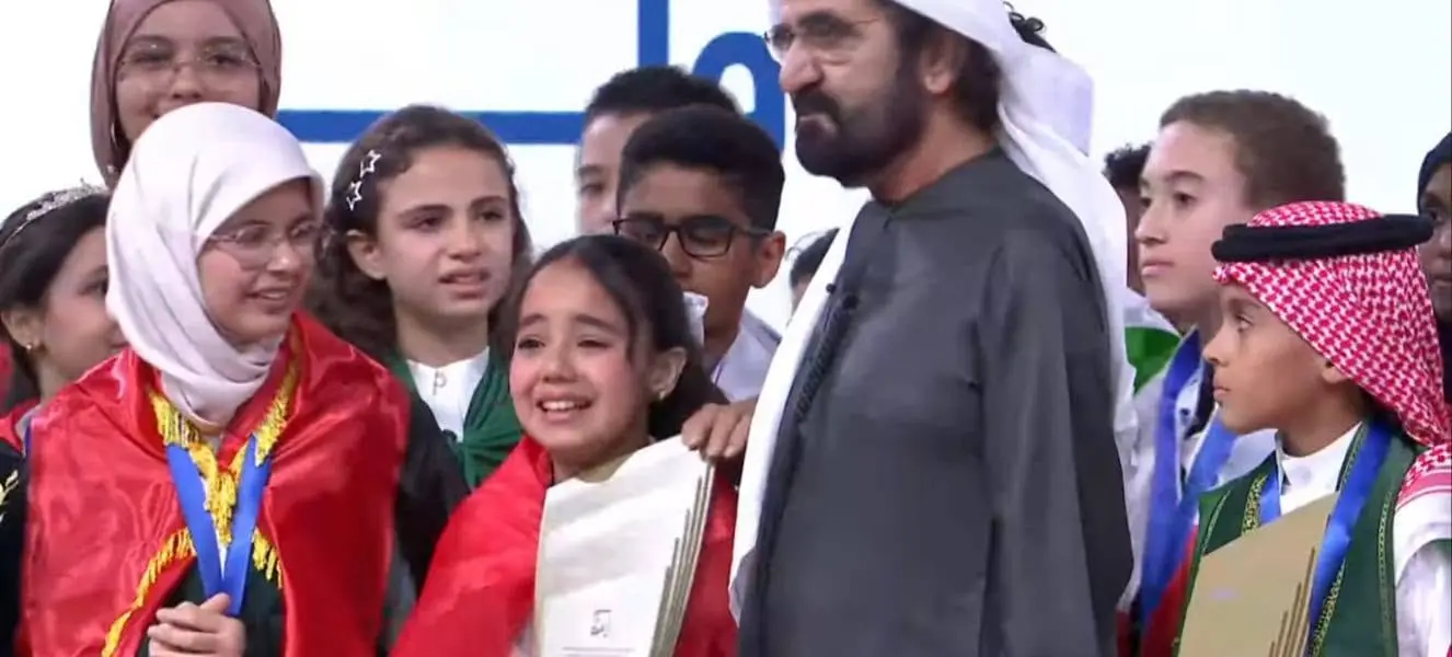 حققت الطالبة ميار محمد رجب عثمان، ابنة محافظة كفر الشيخ، إنجازًا عربيًا استثنائيًا بتتويجها بالمركز الأول ولقب "بطل تحدي القراءة العربي" في دورته العاشرة على مستوى الوطن العربي. وفي بيان رسمي للإدارة المركزية للأنشطة الطلابية بوزارة التربية والتعليم والتعليم الفني، أُشيد بهذا التميز الذي يعكس قدرة الطلاب المصريين على اعتلاء منصات التتويج الثقافية، مثمنةً الدعم المؤسسي ورعاية القيادات التعليمية، إلى جانب جهود أولياء الأمور والمعلمين وموجهي المكتبات، ومعربةً عن امتنانها لدولة الإمارات العربية المتحدة ولصاحب السمو الشيخ محمد بن راشد آل مكتوم على هذه المبادرة الرائدة التي تعزز القراءة والهوية العربية.