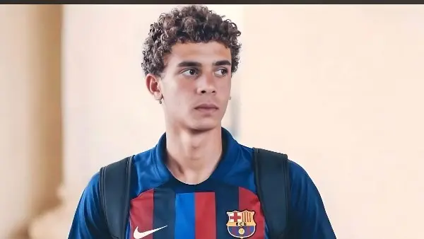 سبب عودة  حمزة عبد الكريم من برشلونة إلى الأهلي مرة أخرى