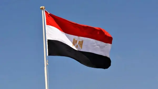 مصر ترفض استهداف مطار الملك فهد بالدمام وتحذر من تصعيد التوترات بالمنطقة