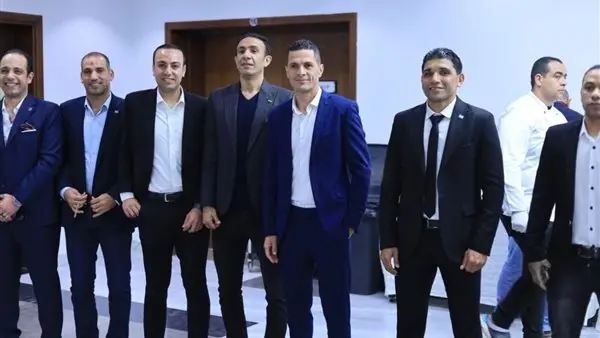رغم أزمته مع الأهلي.. اتحاد الكرة يكرم محمود وفا ويمنحه الشارة الدولية تمهيداً لمونديال 2026