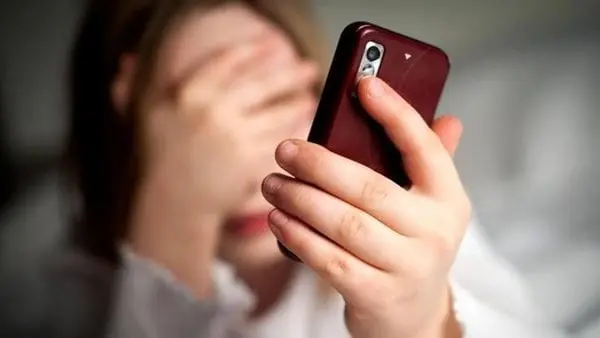 «فسخت خطوبتها فبدأ يهددها بصورها».. ضبط عامل استولى على هاتف خطيبته السابقة بالقليوبية
