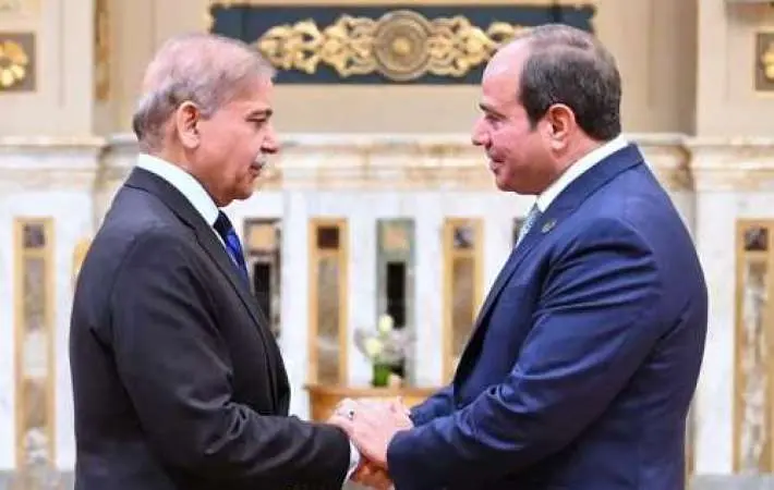 رئيس وزراء باكستان يشكر الرئيس السيسي على دعم جهود خفض التصعيد في المنطقة