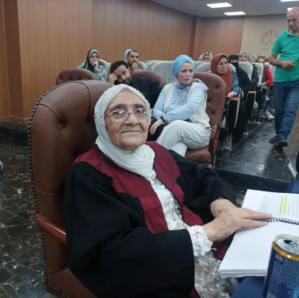 حصلت على الدكتوراه في الـ83 بعد رحلة مع السرطان.. وزير الأوقاف يكرم آمال إسماعيل