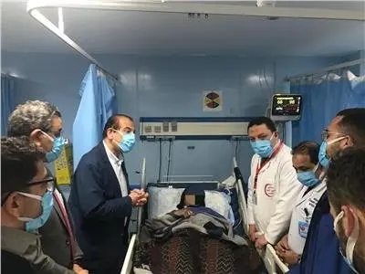 وزير الصحة يتفقد منشآت المنوفية ويكرم المتميزين