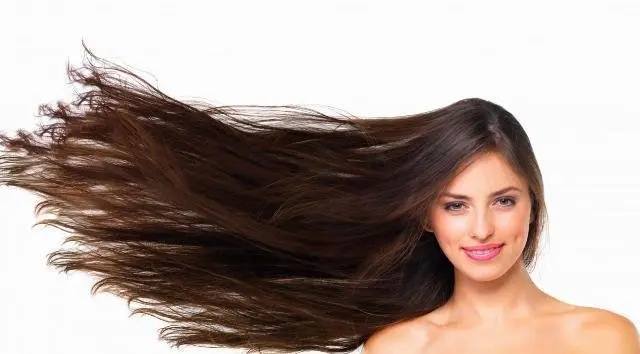 شعرك جاف.. 7 ماسكات طبيعية لاستعادة الترطيب والنعومة