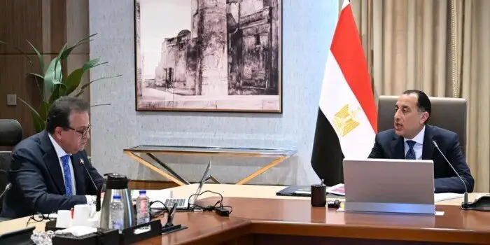 مدبولي يتابع مع وزير الصحة عددا من ملفات عمل الوزارة