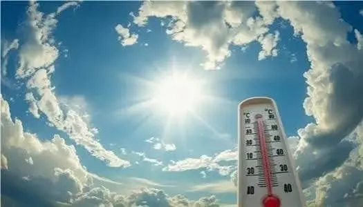 طقس غدًا الاثنين.. شبورة وأمطار خفيفة وحرارة تصل لـ39 درجة