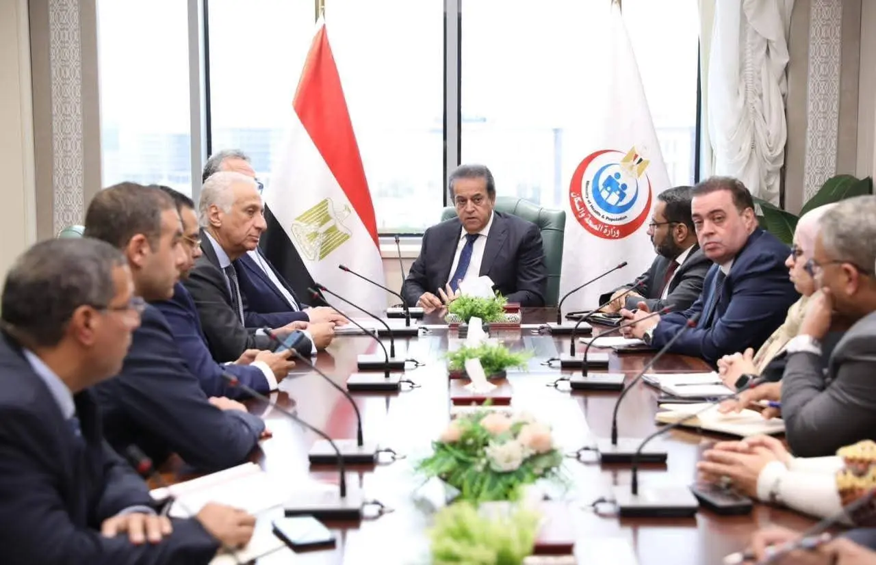 وزير الصحة يبحث مع شركتي «تكنويڤ» و«ميدبوت»  تفعيل تقنية الروبوت الجراحي