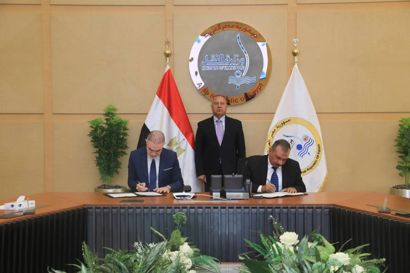 وزير النقل يشهد توقيع بروتوكول لإنشاء شركة مصرية تدير خطاً ملاحياً مع دول شرق أفريقيا