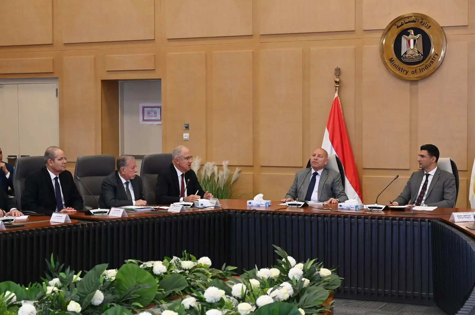 وزير الصناعة يبحث مع محافظ القاهرة ورئيس إتحاد الصناعات خطة تطوير منطقة شق الثعبان وتعزيز صناعة الرخام والجرانيت