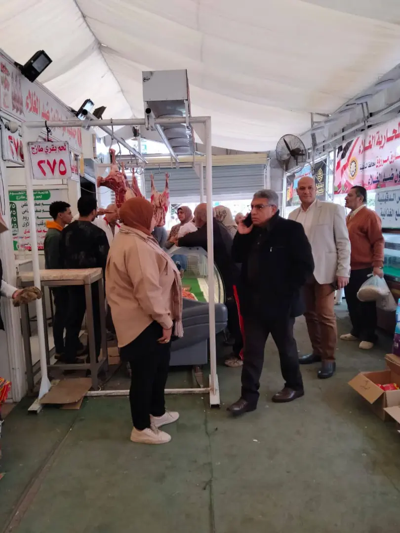 محافظ الدقهلية يتفقد المعرض الدائم للسلع الغذائية بحي شرق المنصورة