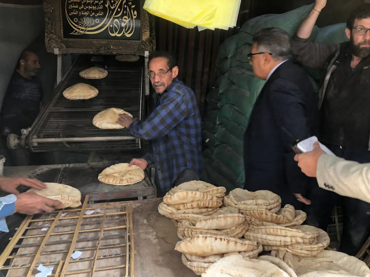 محافظ الدقهلية يشدد على متابعة جودة الخبز والإلتزام بالوزن المقرر للرغيف