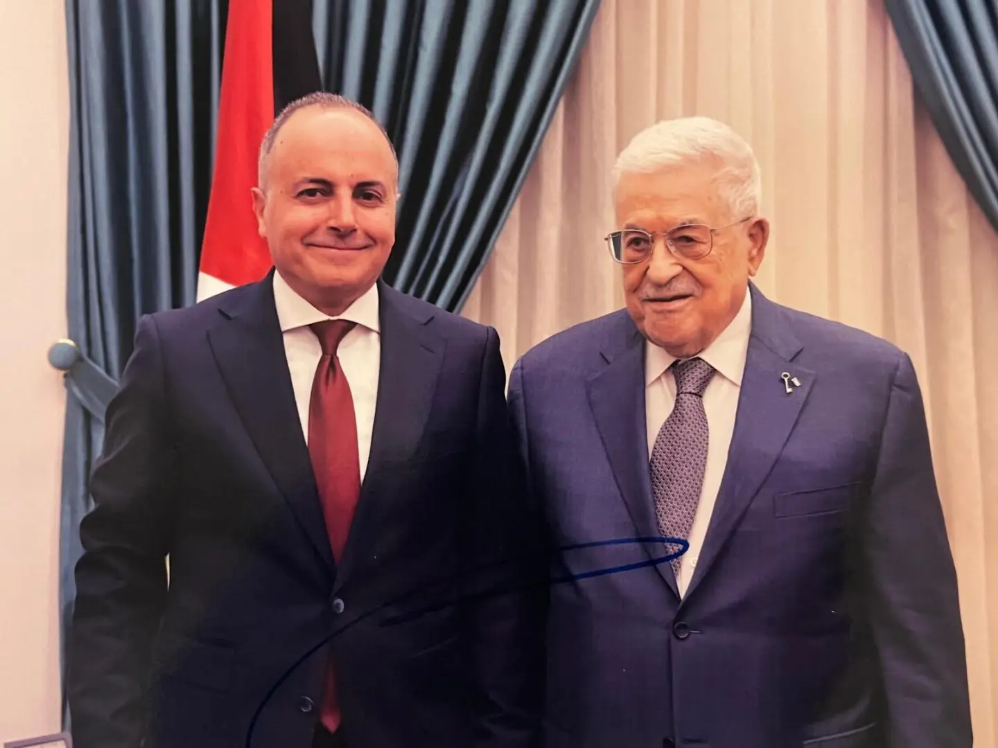 السفير المصرى يبحث مع  الرئيس الفلسطيني في رام الله تطورات الأوضاع في الأراضي  المحتلة