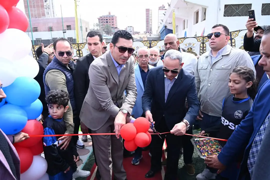وزير الشباب والرياضة ومحافظ الإسماعيلية يفتتحان أعمال تطوير ملعب بيبسي ستارز بمركز التنمية الشبابية