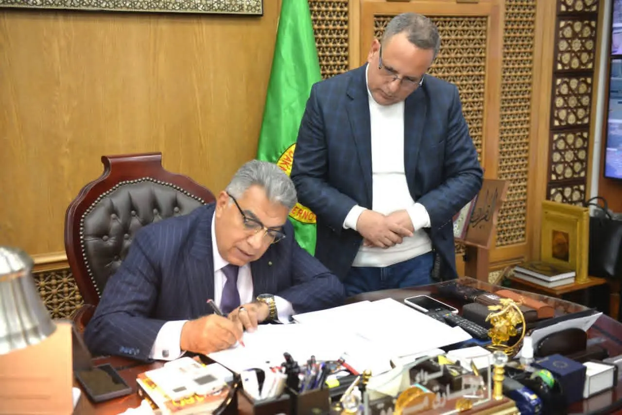 محافظ الدقهلية يقرر غلق مستودع بوتاجاز قرية بطرة 3 أشهر لبيعه الأسطوانات بأزيد من السعر الرسمي .