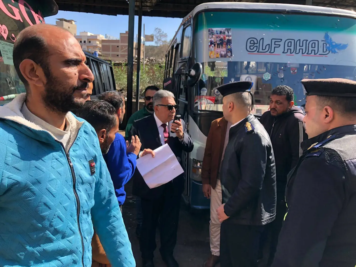 محافظ الدقهلية يقود  حملة مفاجئة على مواقف المنصورة لضبط التعريفة الجديدة - fb img 1773656928347