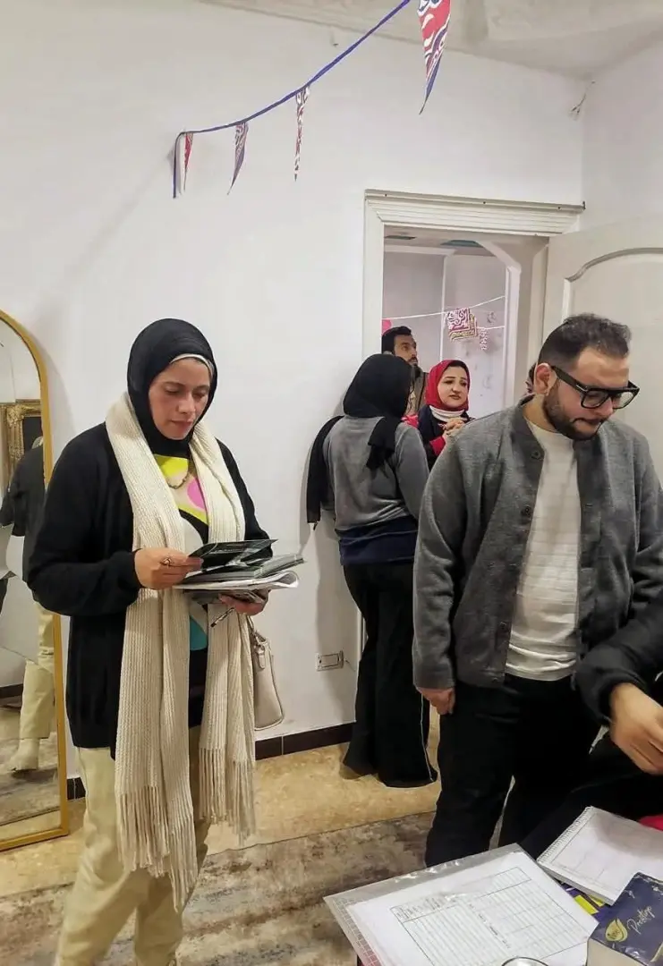 ضبط معلمة تدير مركزاً طبياً وتنتحل صفة طبيب علاج طبيعي في المنوفية - fb img 1773747323184