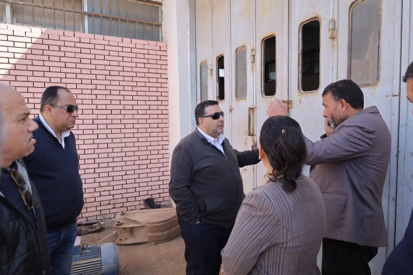 إستعدادا لعيد الفطر.. رئيس مياه البحيرة يتفقد مركز خدمة العملاء بدمنهور ويطمئن على جاهزية فروع الشركة وفرق الطوارئ - fb img 1773832518258