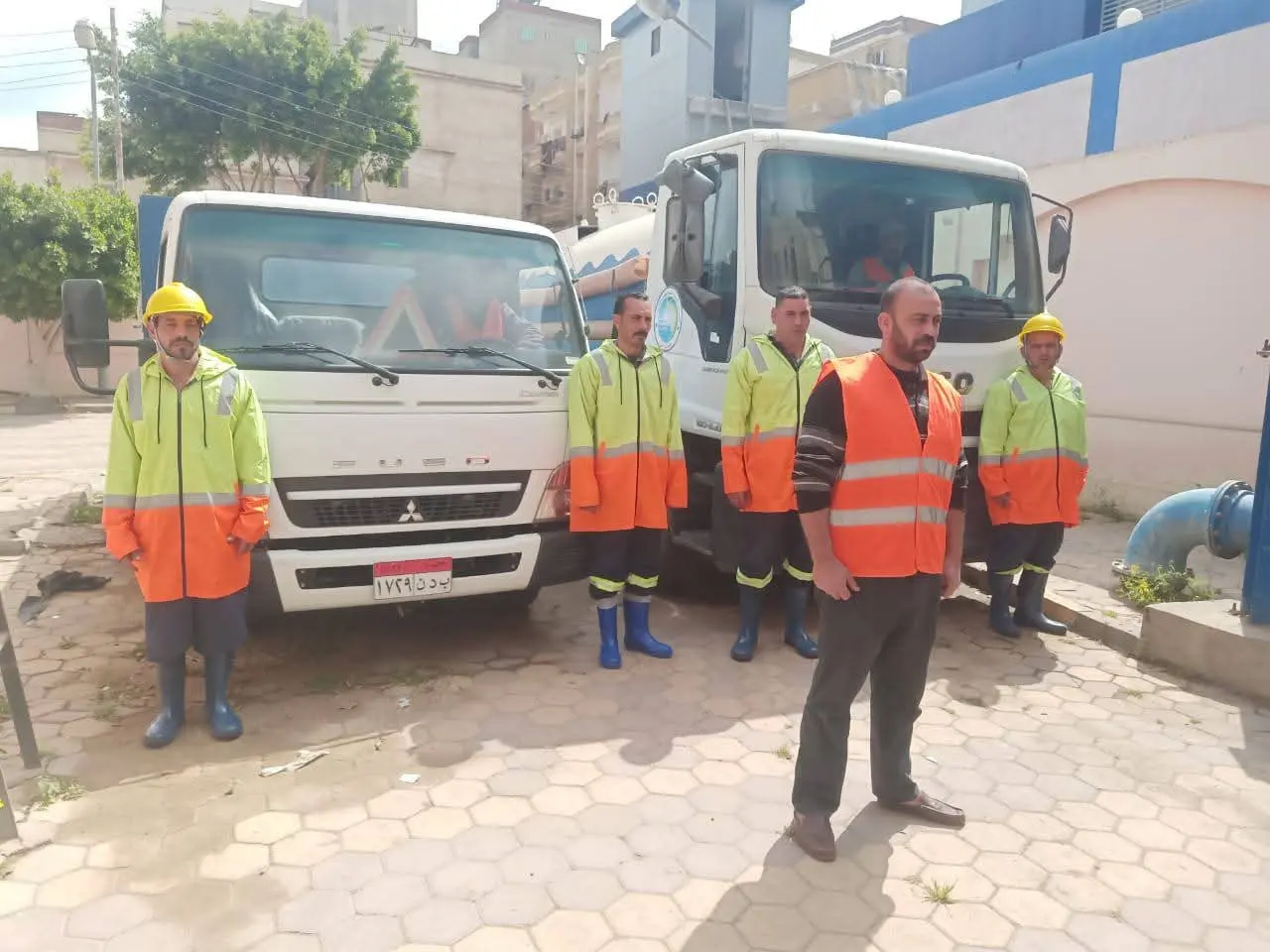 طوارئ في "مياه البحيرة" لمواجهة الأمطار الغزيرة.. وإنتشار مكثف للمعدات لرفع تراكمات المياه - fb img 1773911437388