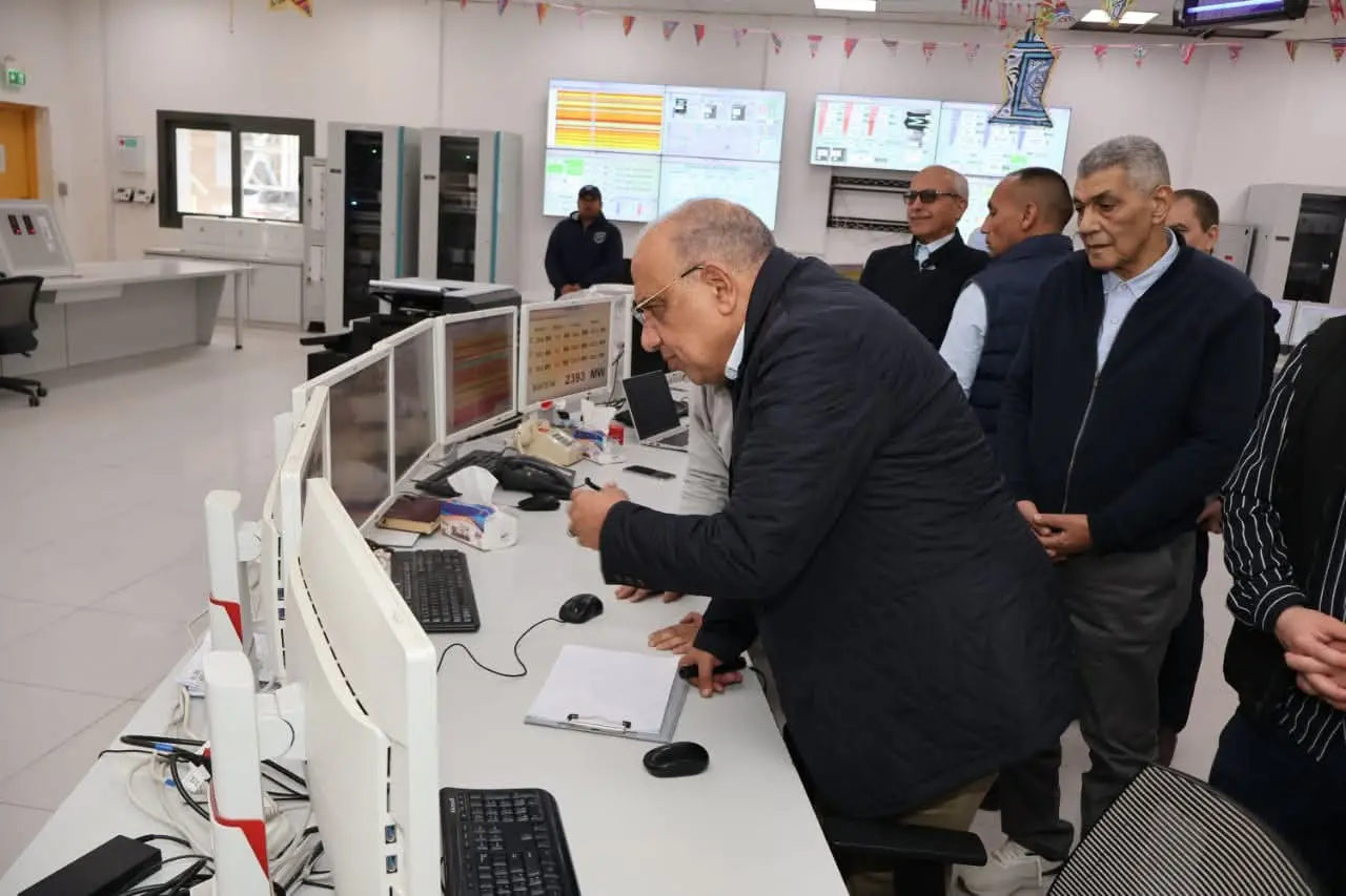 وزير الكهرباء يتفقد محطة بنى سويف المركبة لتوليد الكهرباء ويتابع معدلات إستهلاك الوقود - fb img 1774269456587